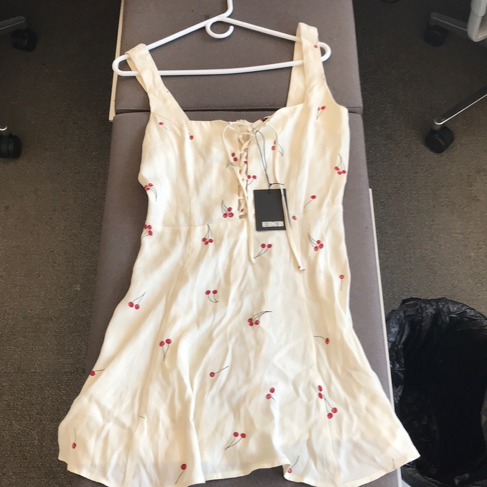 NWT women’s reformation dress size 6